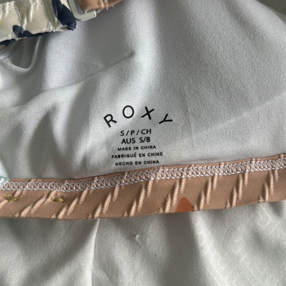 Roxy keyhole swim top size small - Picture 5 of 5